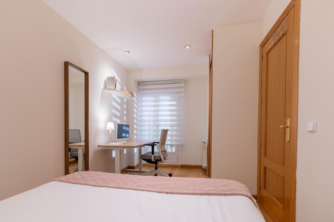 Amazing Apartment In Huertas Madrid Exterior photo